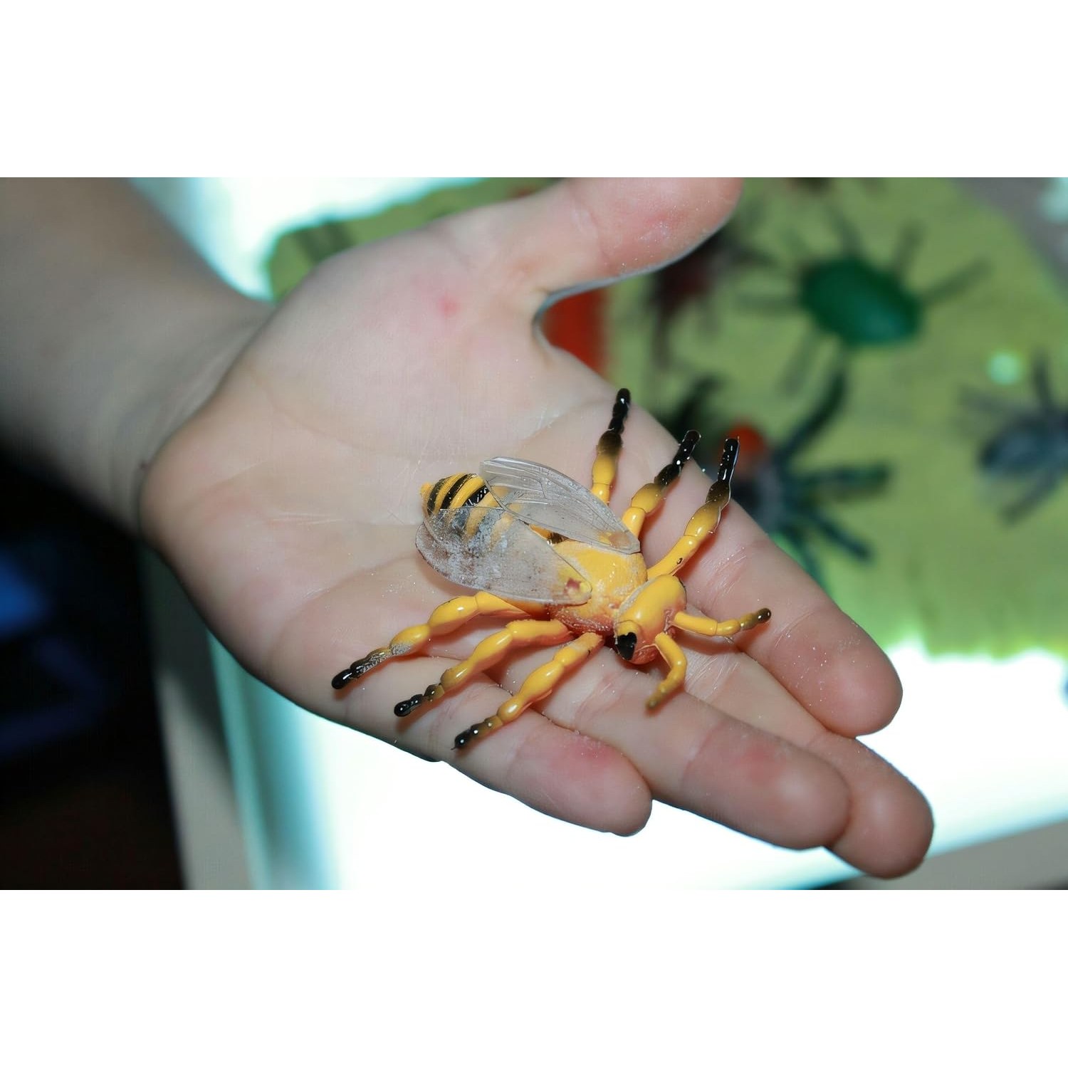 16 Piece Realistic Insect Figures Set