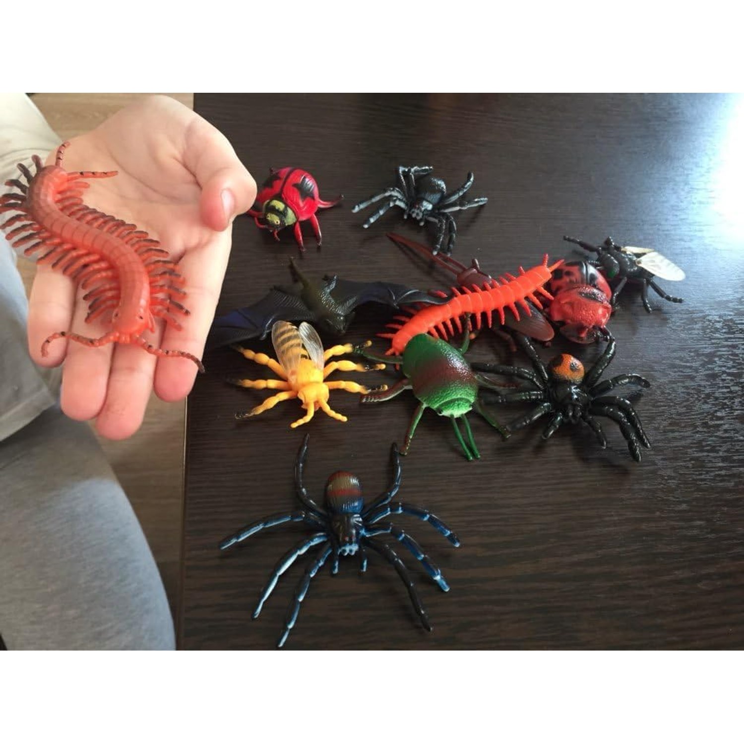 16 Piece Realistic Insect Figures Set